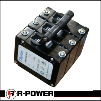 Three-phase circuit breaker